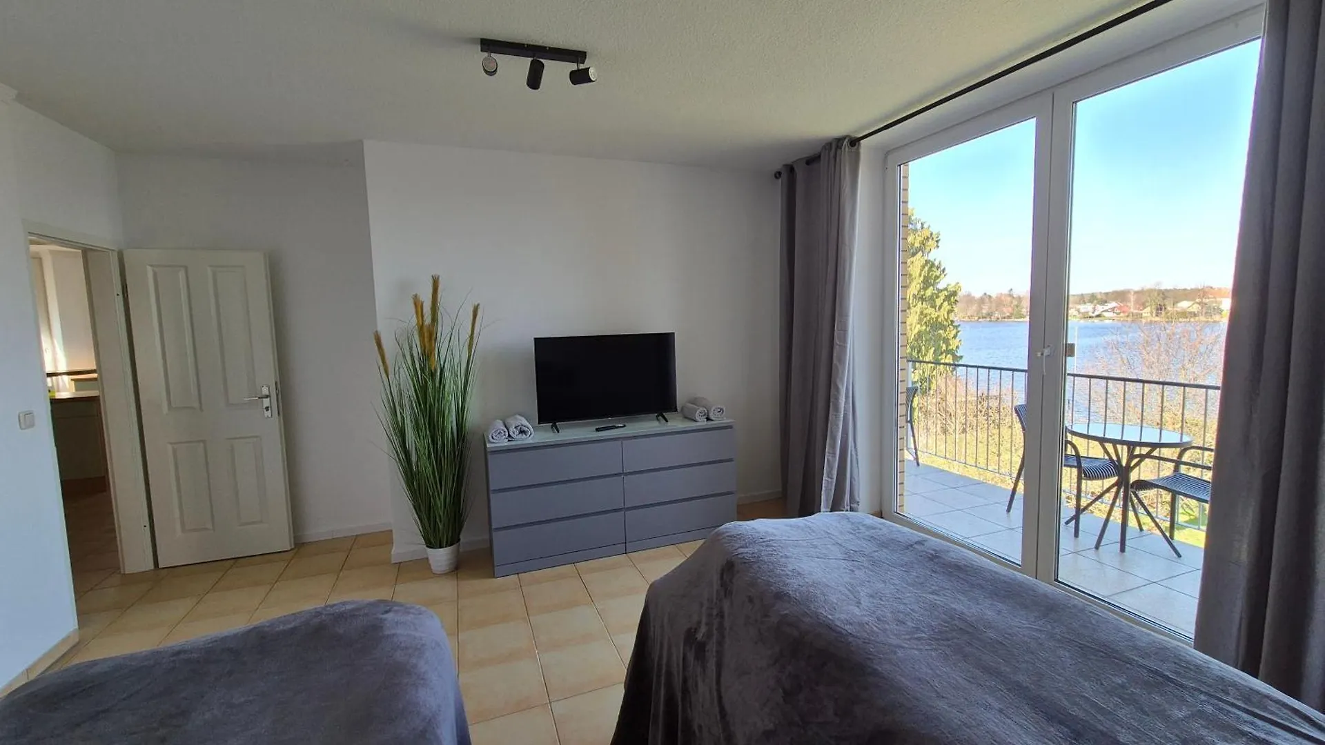 Homestay Monteurzimmer 1 Mit Seeblick Zeuthen Germany